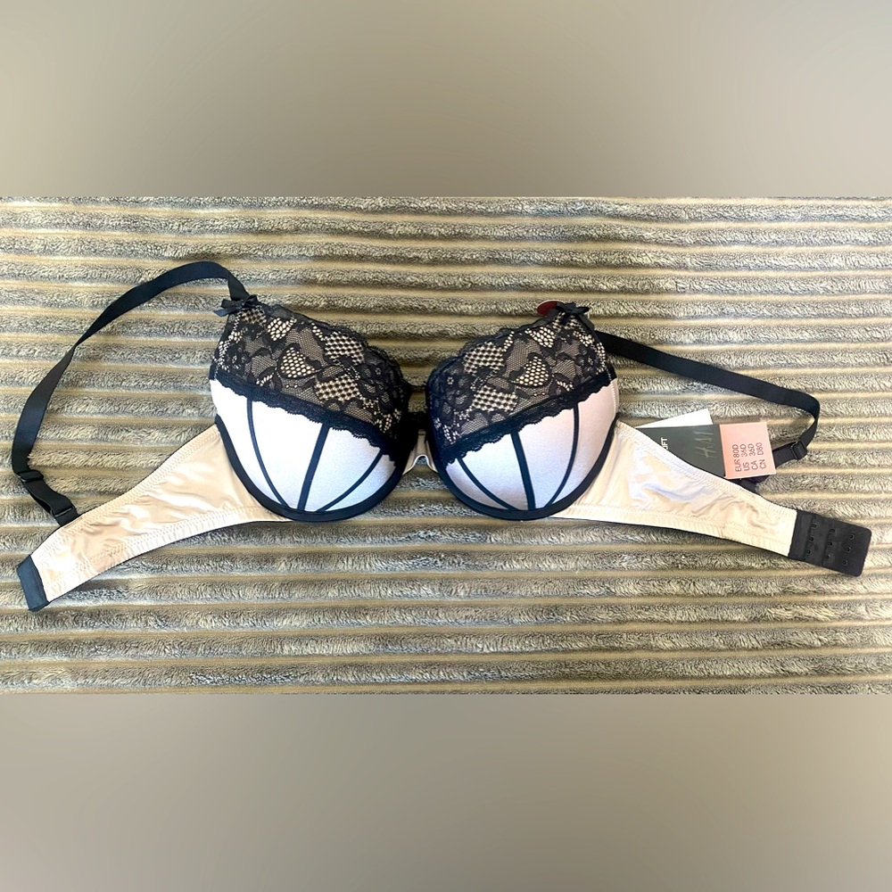 Elegant Black and Cream Lace Bra H&M 36D NWT